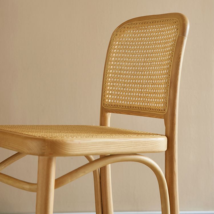 Tabouret de bar en rotin sans bras contemporain avec base de bois massif en cendres