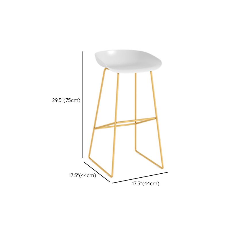Tabouret de bar en marbre faux et jeu de table 1/4 pièces