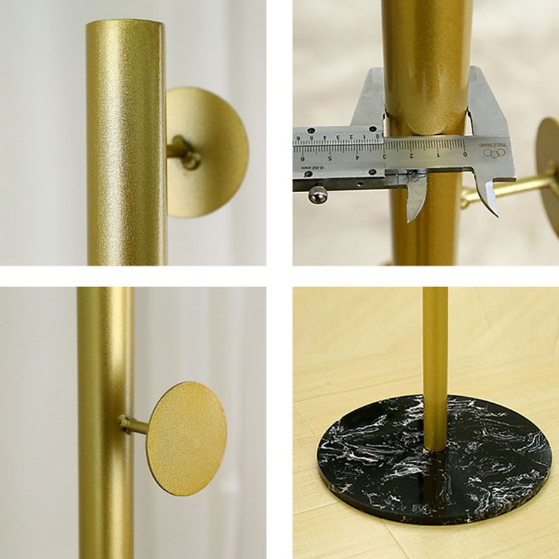 Luxuriöse Kleiderbügel Metallhaken mit Marmorboden