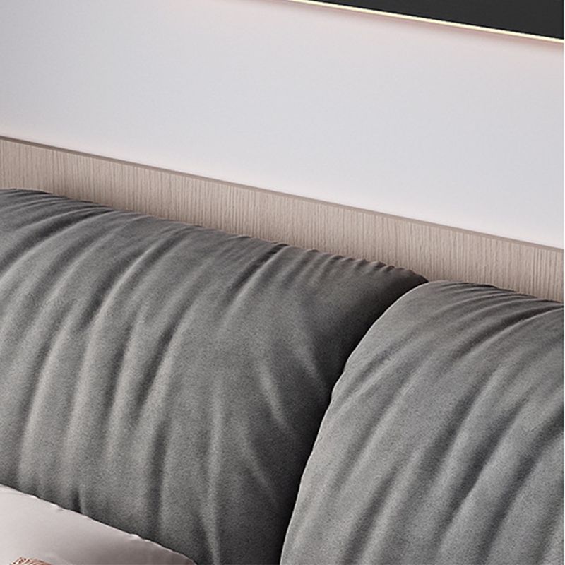 Le matelas en bois massif glam comprend un lit de tête de lit rembourré à panneau rectangulaire