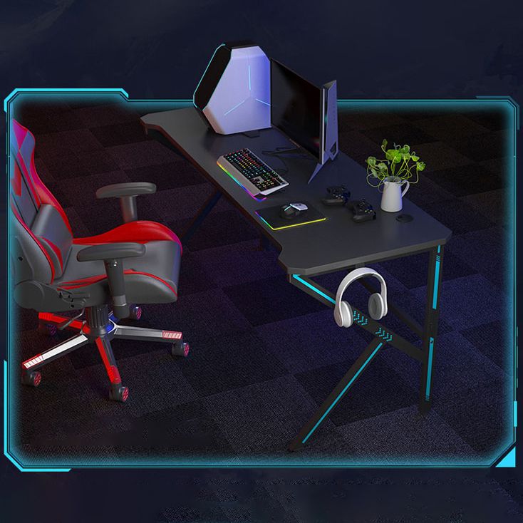 Escritorio de dormitorio de color negro con mesa de acero