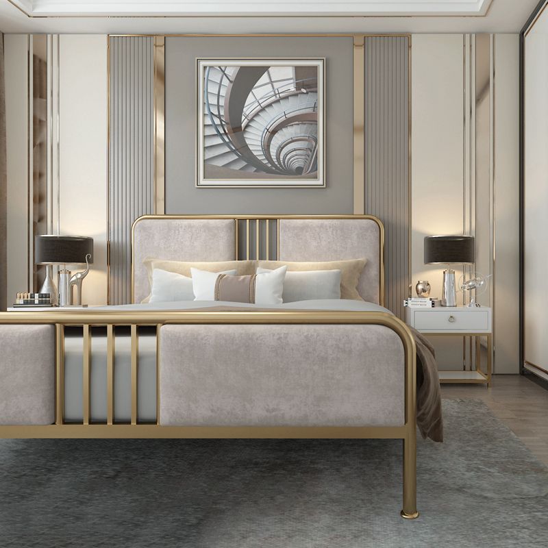 Letto in metallo imbottito con testiera a basso profilo con gambe metalliche