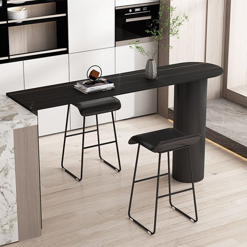 Gambe metalliche contemporanee in pelle da bar con cuscino