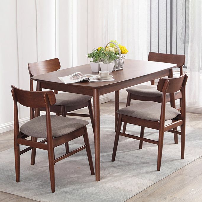 モダンな茶色の家具セット5 PCS長方形のソリッドウッドダイナーテーブルダイニングチェア