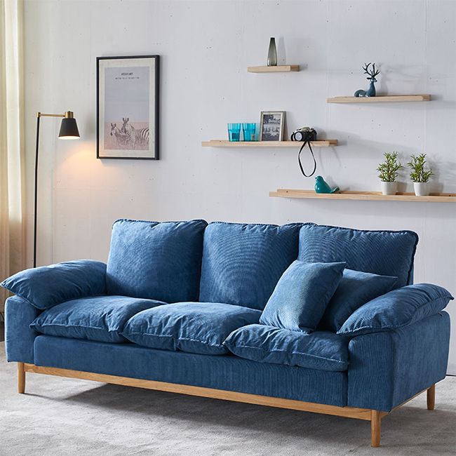 SOFA NORDICO DA 3 PERDIO CHE CILLATO POLIESTRO CHOUTO TOTTO CON CUSCHIONI E BASE IN LEGNO