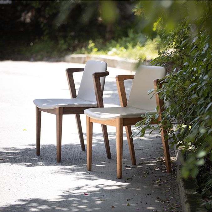 Nordic Style Solid Wood Arm Dining Chair with Upholstered for Home