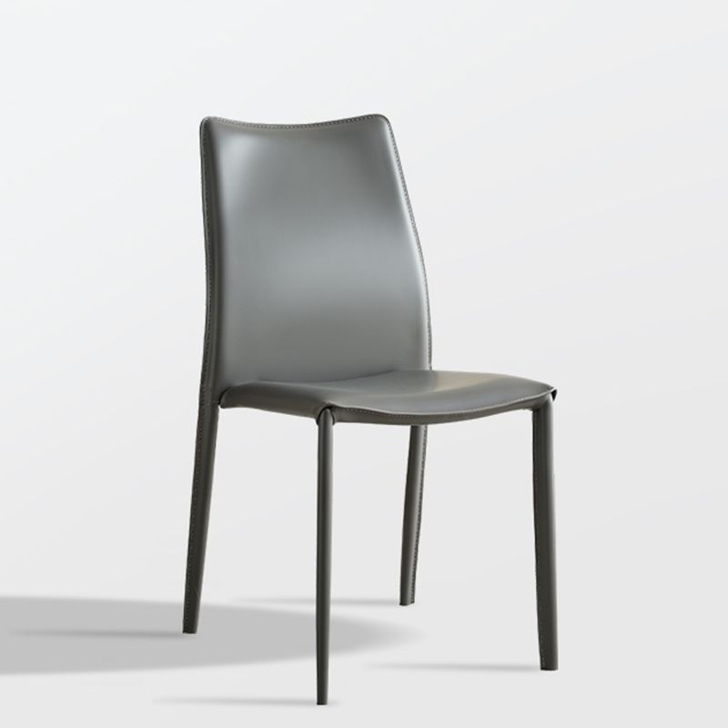 Silla interior tapizada de cuero de forma falsa acabado mate sólido