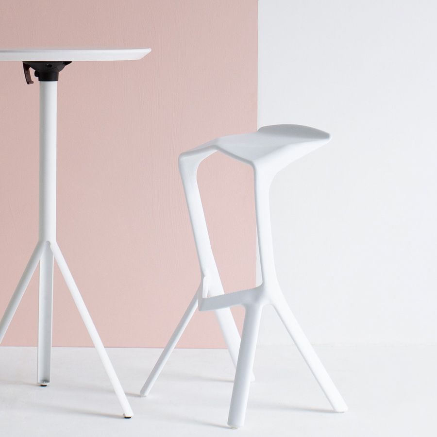 Tabouret de bar en plastique industriel Tabouret de hauteur de bar empilable d'intérieur