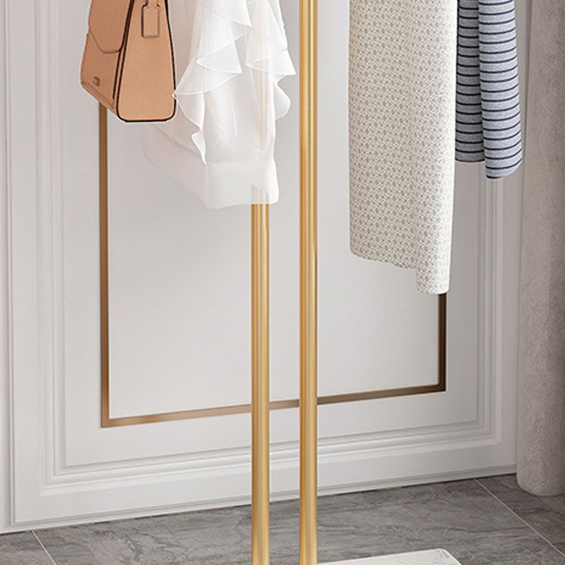 Moderne Metallhalle stehen frei von Hängsschienen und Haken