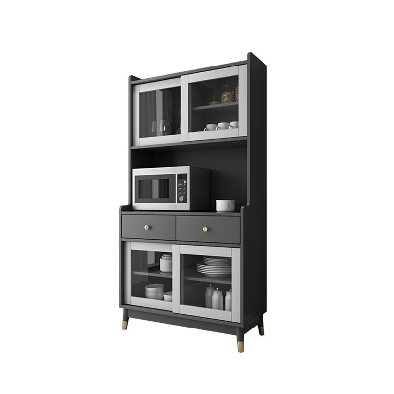 A buffet per la sala da pranzo con pranzo a pranzo contemporaneo