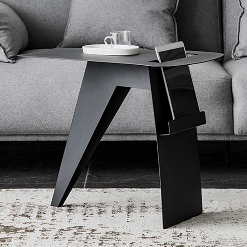 Mid-Century Sled End Table Geometric Metal Side Table, 19" Tall Clearhalo 'Coffee & Accent Tables' 'End & Side Tables' 'end_side_tables' 'furn' 'furn_end_side_tables' 'Furniture' 'Living Room Furniture' 1200x1200_37636aff-dbaa-4c93-a7e6-4e755717eabf