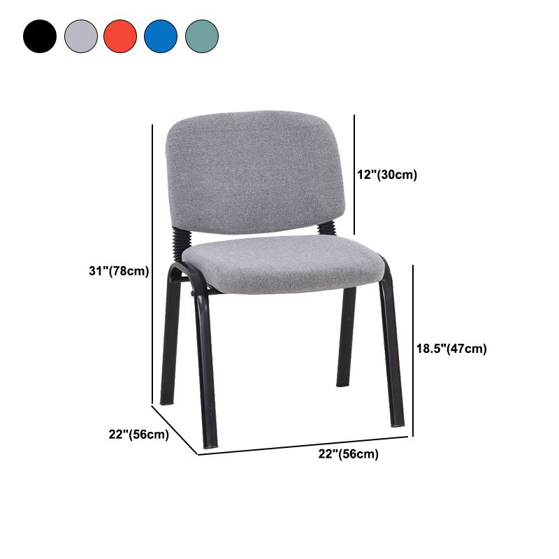 Sedia per ufficio imbottita moderna senza braccio.