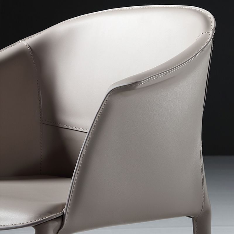 Silla del lado moderno de cuero con brazos Silla de comedor de acabado mate