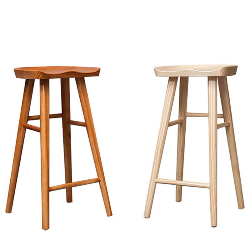 ソリッドウッドの屋内カウンターチェアサドルシートバックレスカウンターバースツール