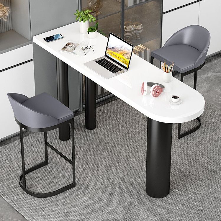 Table de bar spécialisée avec des jambes en métal table de pub contemporaine blanche pour la maison