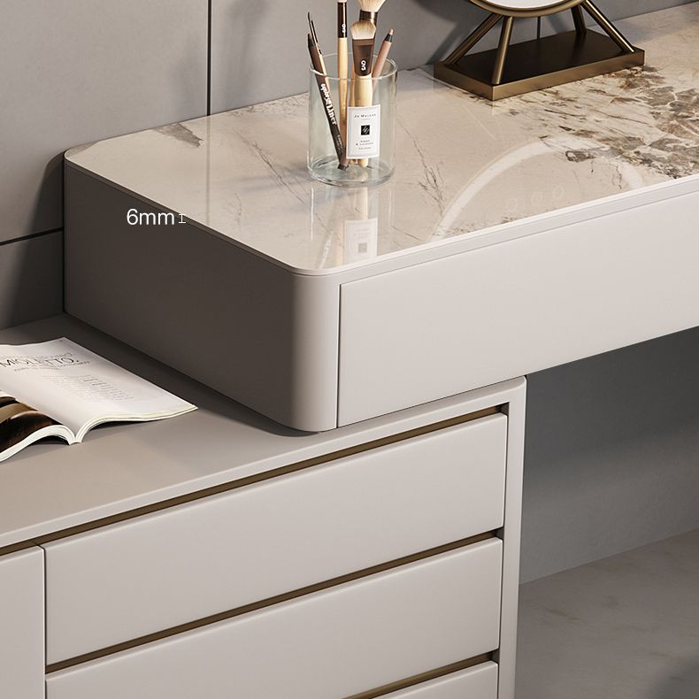 Vanity per trucco a specchio in ardesia glam impostato in grigio con 5 cassetti