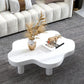 Table basse scandinave de forme libre avec 3 pieds en bois de pin