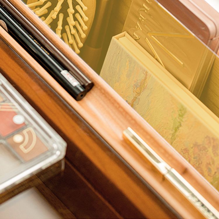 Skandinavische Schubladen Schminktisch Massivholz Kommode Spiegelte Waschtisch -Set