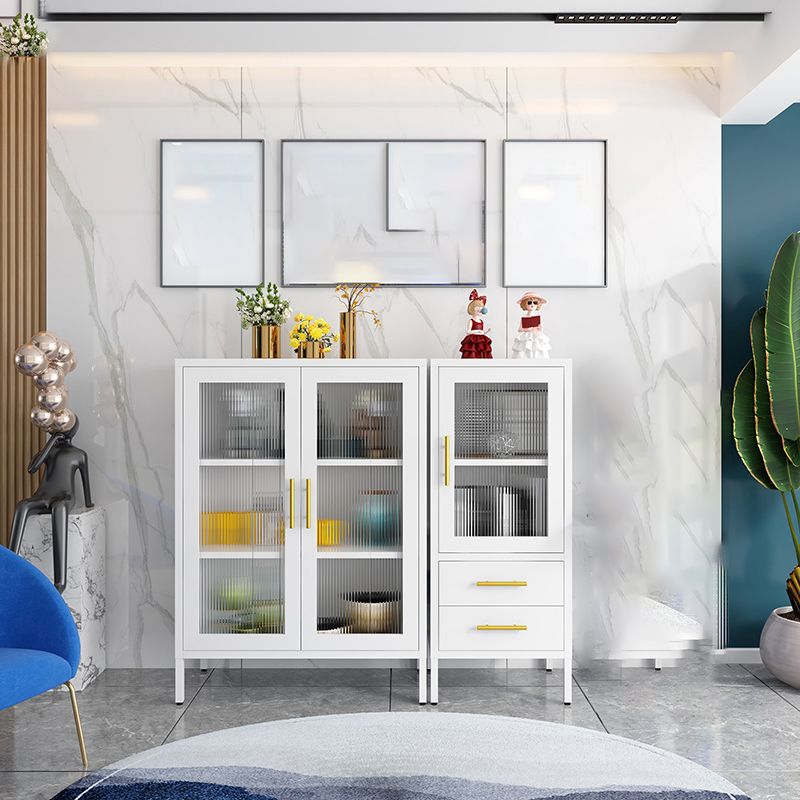 Server da pranzo di finitura metallica con porte di vetro Glam Sideboard con le gambe