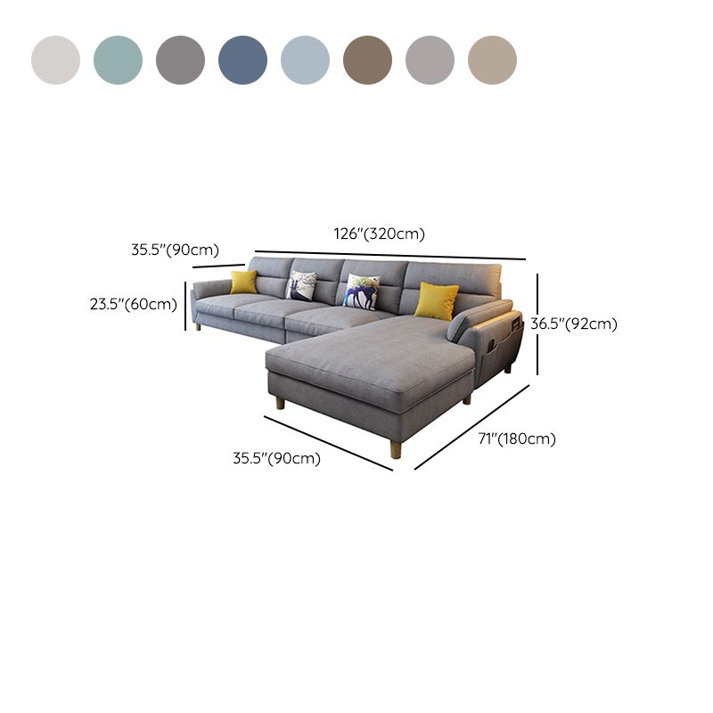 Divano sezionale del braccio di braccio svasato scandinavo sezionale con gambe in legno