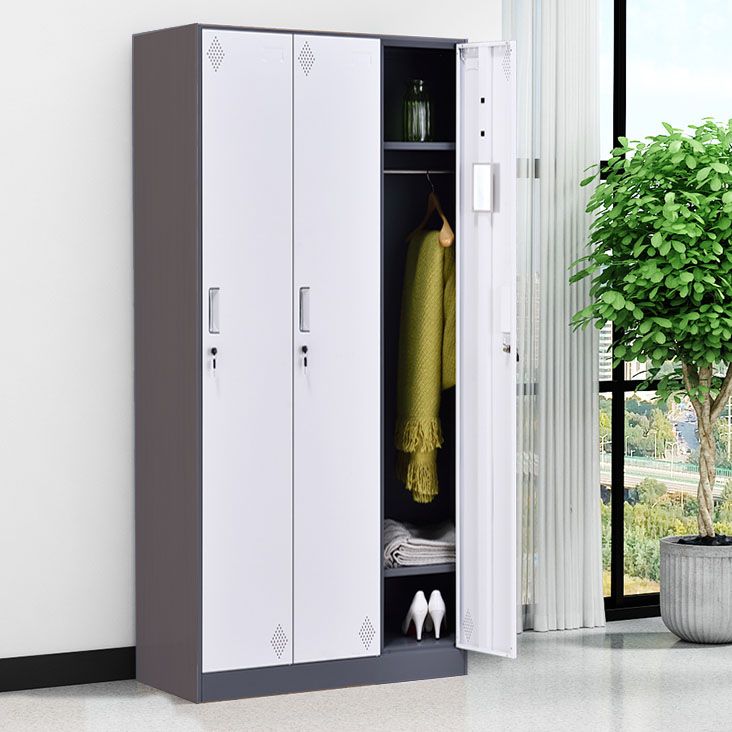 Kleiderschrank im zeitgenössischen Stil Kleiderschrank mit Schloss