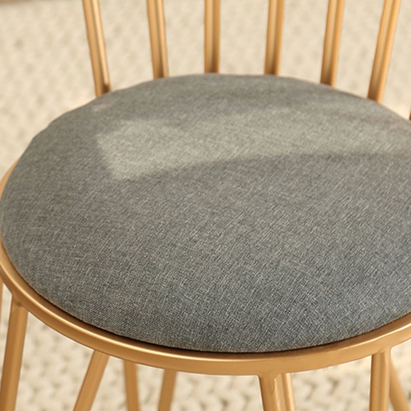 Eigentijdse metalen eetkamerstoelen Slat achter eetstoel in goud