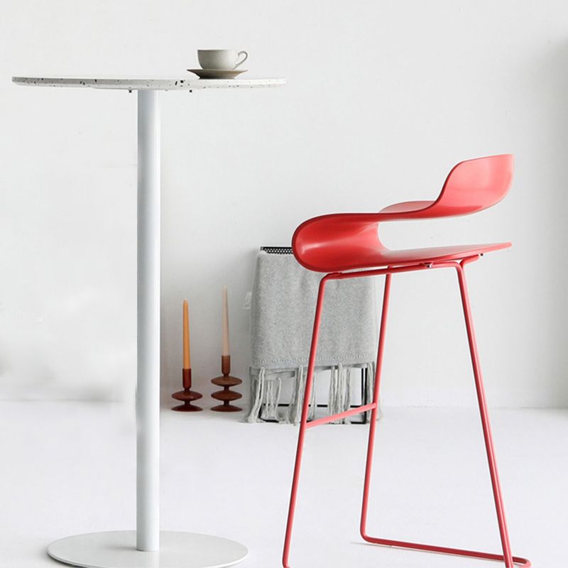 Armless Metal Indoor Bar Stool Scandinavian Plastic Stool with Footrest