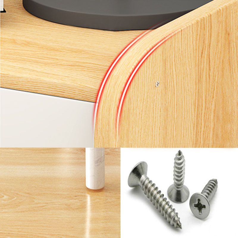 Gesloten houten boekenkast moderne huis woonkamer rooster boekenplank