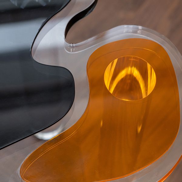 Tavolo d'angolo di plastica modernistico 3 gambe a forma di soggiorno a forma naturale tavolino