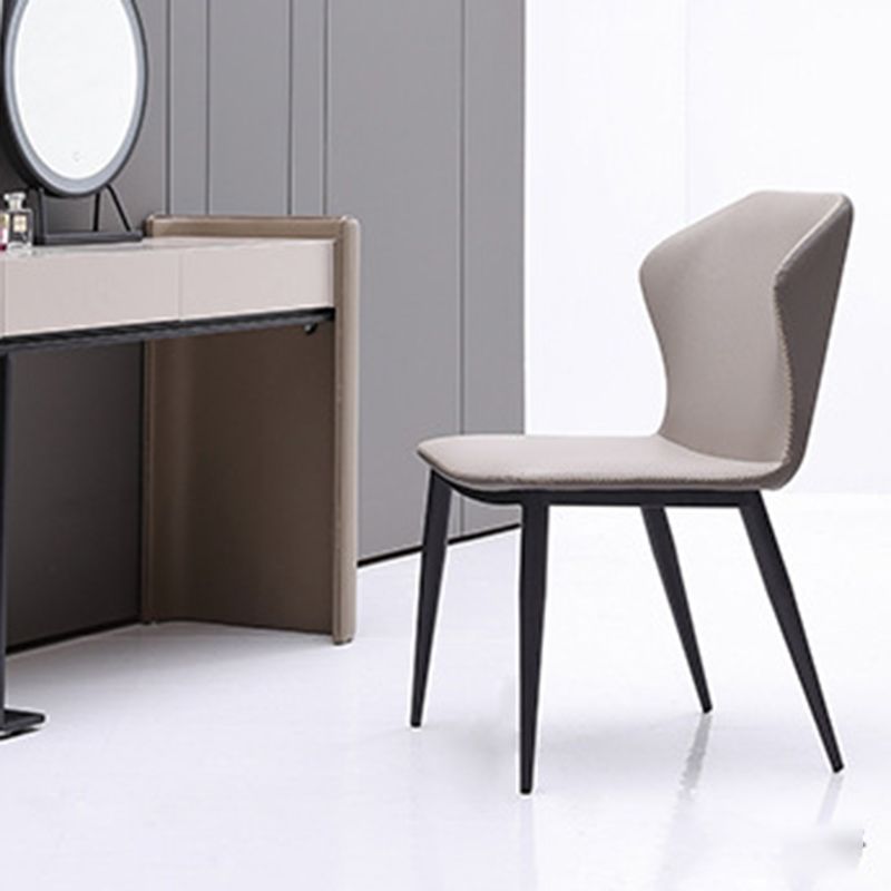 Silla lateral de ala sin ala sin cable de cena de cuero contemporáneo para uso de restaurantes