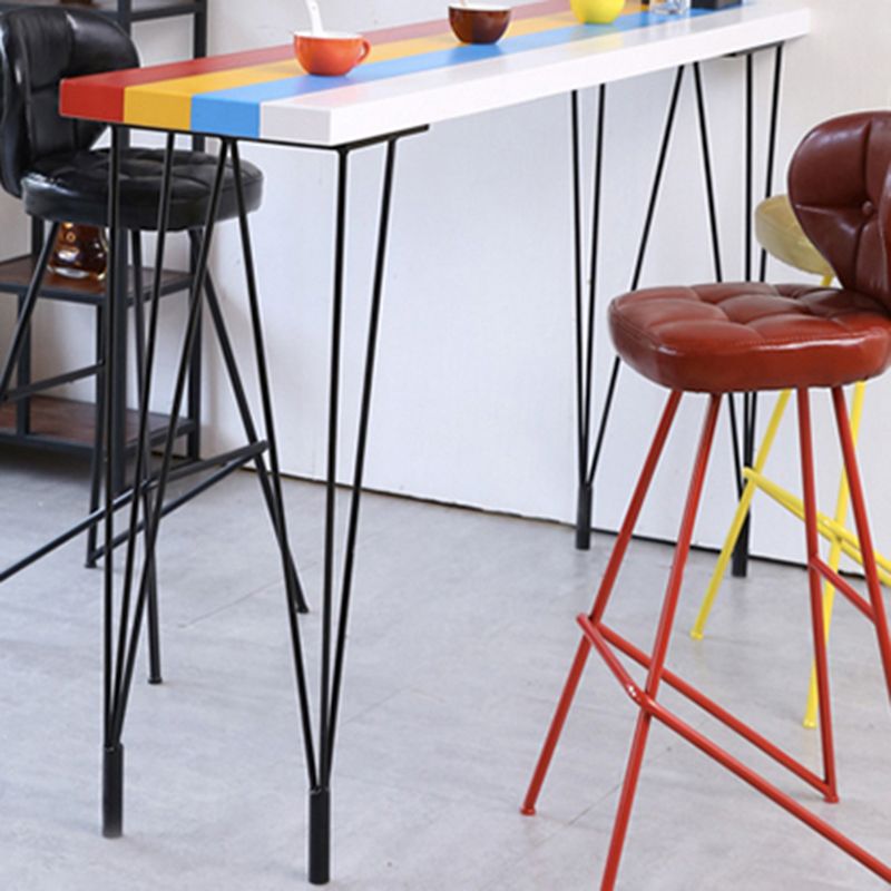 1/4-teiliger Bartisch mit Holzplatte und gepolsterten Hockern, industrielles rechteckiges Pub-Set
