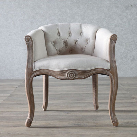 Sedia a schiena solida con finitura opaca.