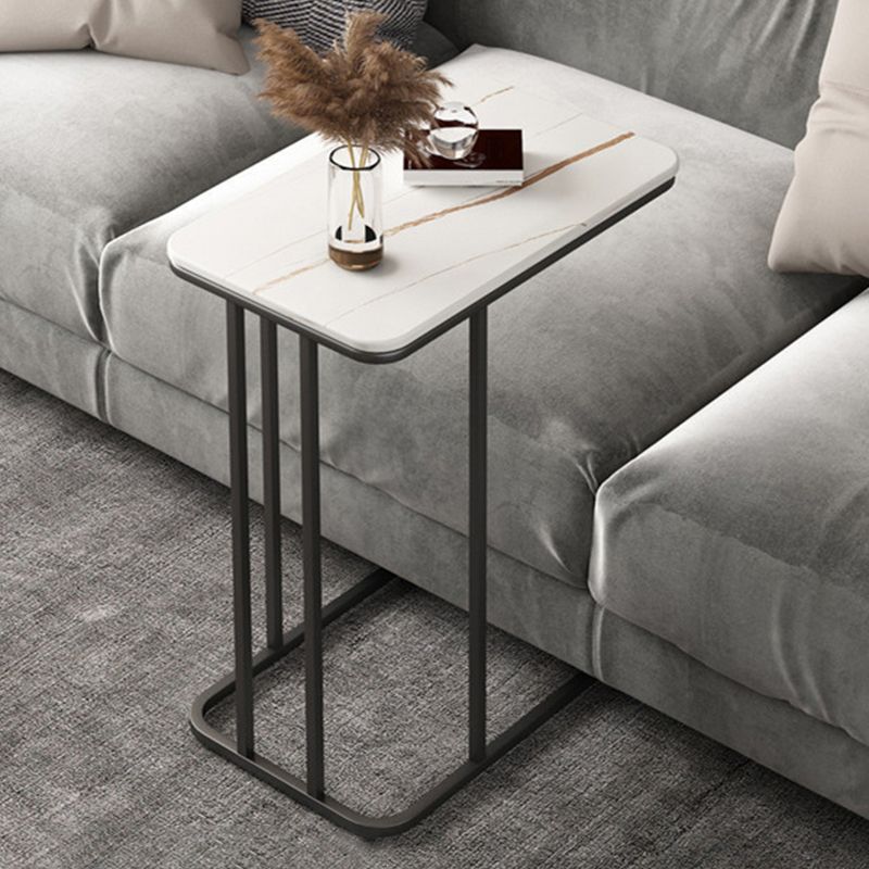 Mesa moderna de la esquina C redonda de la pizarra.