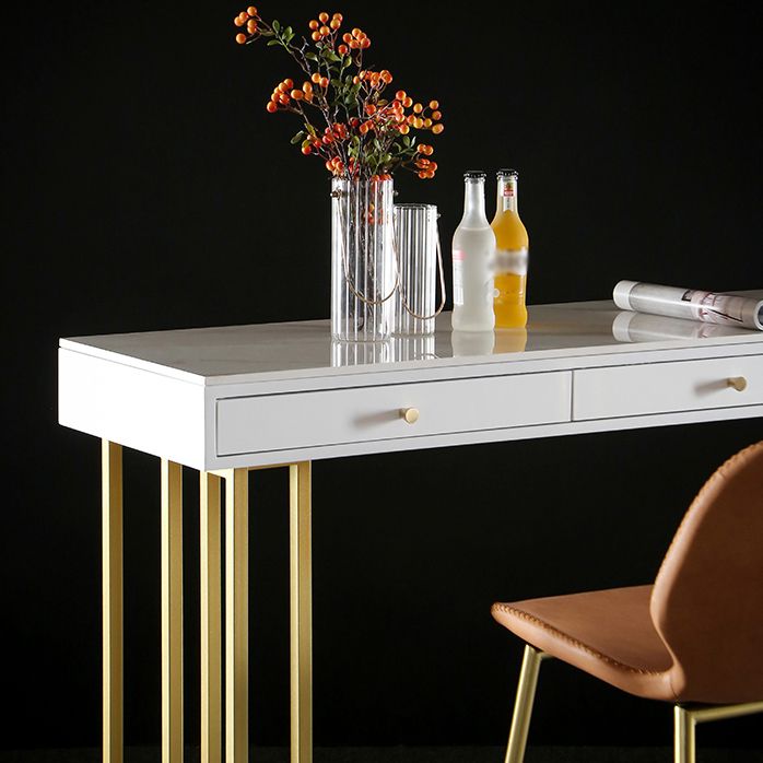 Tavolo da pranzo accento in pietra e metallo