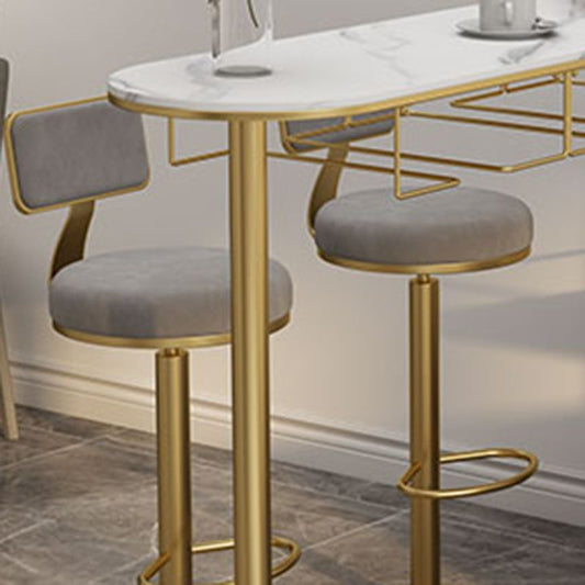 Mesa de barra superior de piedra especializada mesa contemporánea de pub con almacenamiento de metal