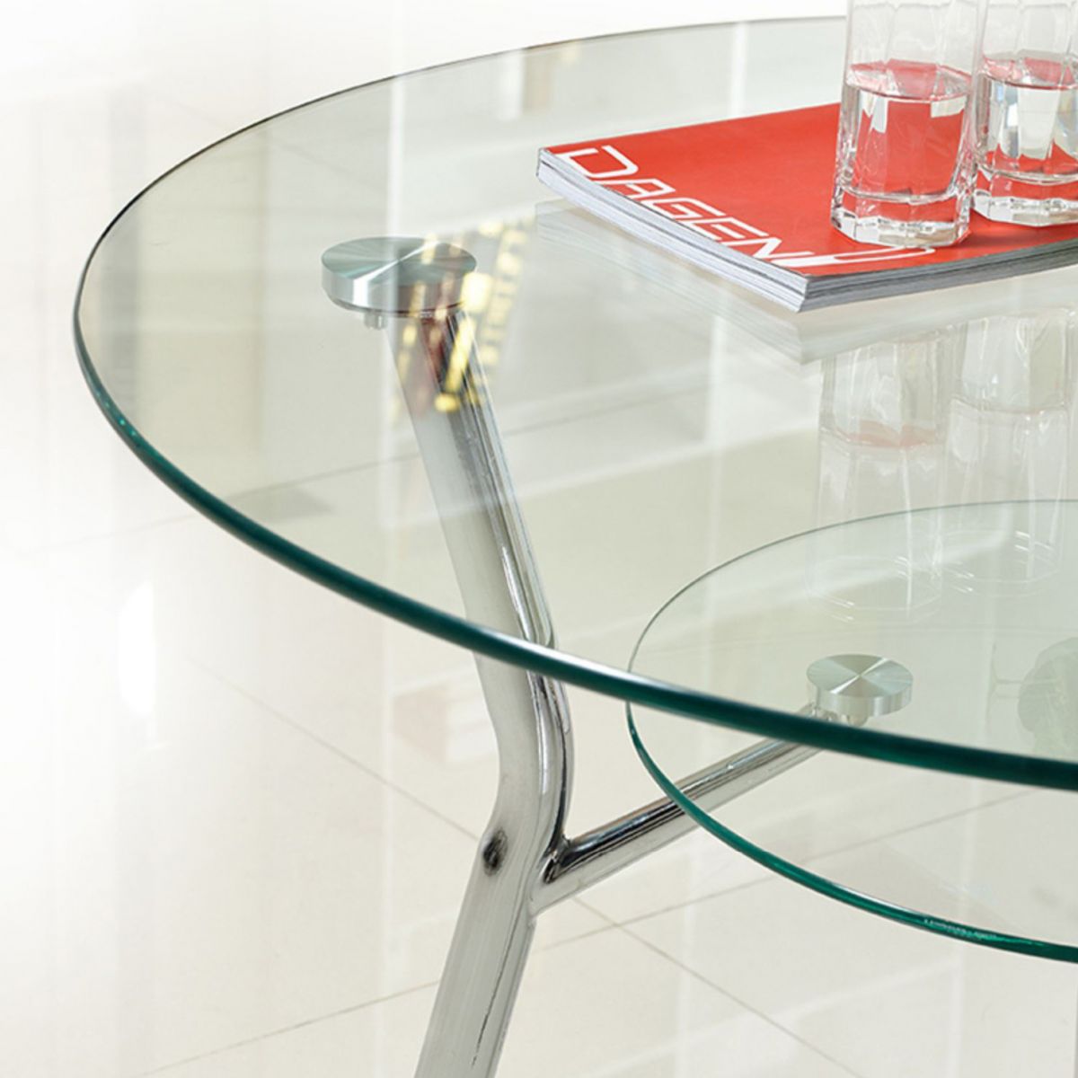 Modern Style Glass Kitchen Dining Table Clear Round Table with Metal Base for Home Clearhalo ' dining_table' 'Dining Tables & Seating' 'Dining Tables' 'furn' 'furn_dining_table' 'Furniture' 'furniture_dining_table' 'Kitchen & Dining Furniture' 'kitchen&dining_furn' 'kitchen' 'kitchen_dining_table' 1200x1200_3cbb3c00-c0a0-40ef-8d46-e5e3a6d7ee03