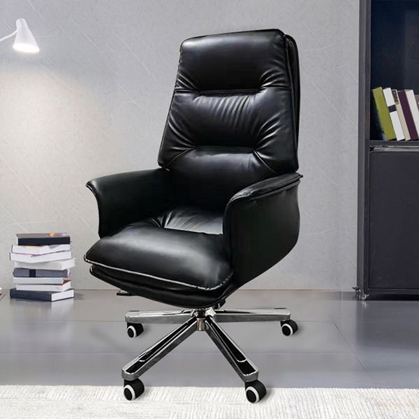 Eigentijdse bureaustoel, ergonomische wielen, zwart lederen directiestoel
