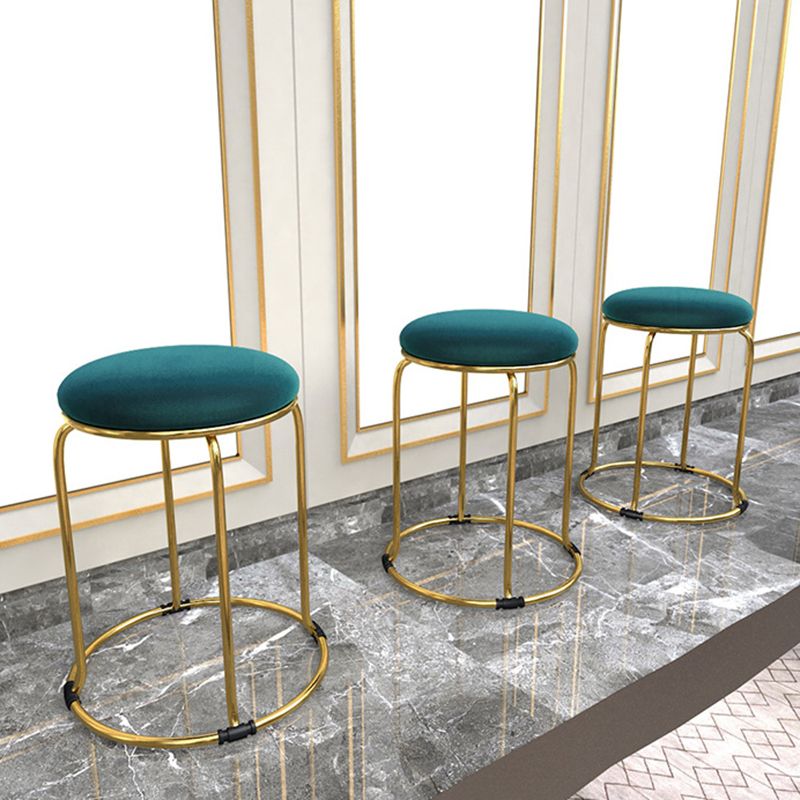 Glam Mental Leg Solid Ottoman Velvet Standard Fade Resistant Solid Color Round Ottoman Clearhalo 'furn' 'furn_ottomans_poufs' 'Furniture' 'Living Room Furniture' 'Ottomans & Poufs' 'ottomans_poufs' 1200x1200_3d93c9f3-b054-46c3-8bc1-7ffdd6779888