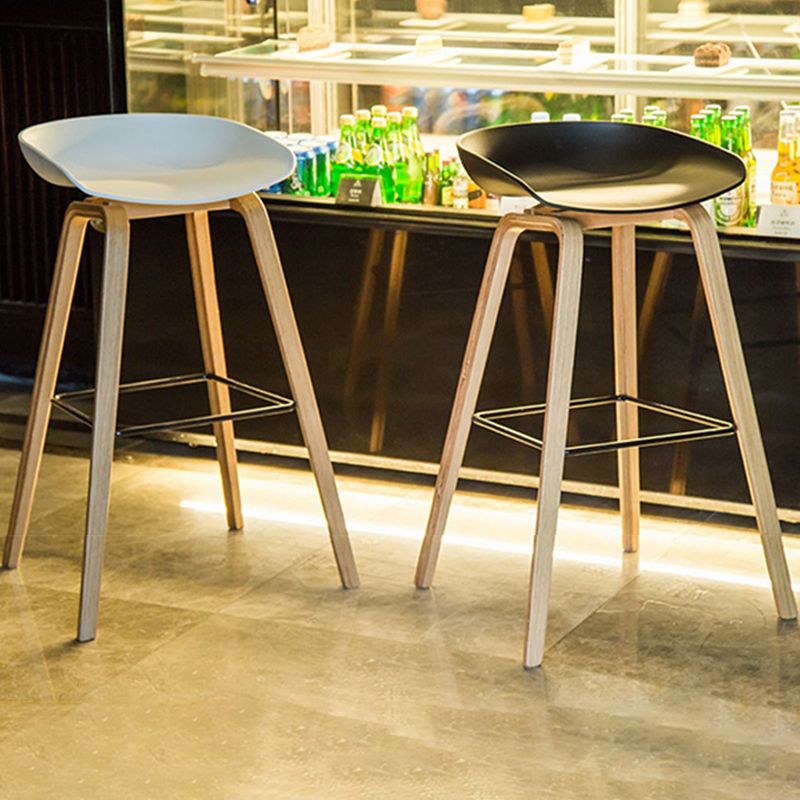 Sgabelli da bar in plastica bassa sgabello da pranzo con base in legno massiccio