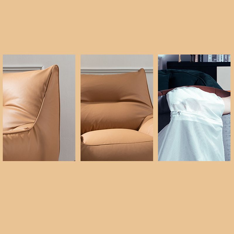 Moderno divano braccio svasato da cuscino cucito in pelle finta per soggiorno