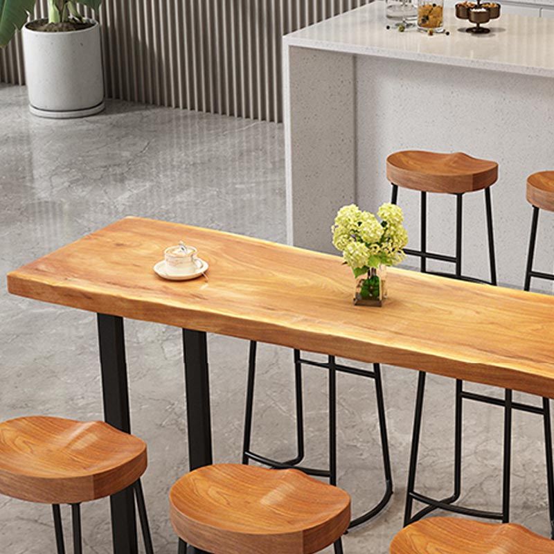 Taburete de bar contemporáneo de madera maciza Taburete de bar de metal con asiento contorneado