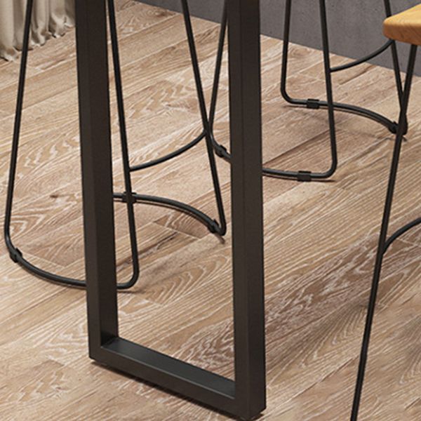 Industriële rechthoek houten balk tafel ingesteld 1/4/5 stukken tegen tafel met rugloze krukken