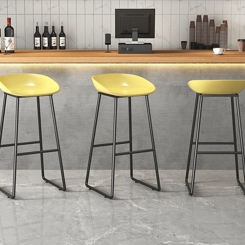Contemporary Plastic Backrest Counter High Stool with Black Metal Base Clearhalo 'Bar Furniture' 'Bar Stools' 'bar_stools' 'furn' 'furn_bar_stools' 'Furniture' 'Kitchen & Dining Furniture' 1200x1200_3e9618bd-c143-465c-b58a-cda66ae02d7b