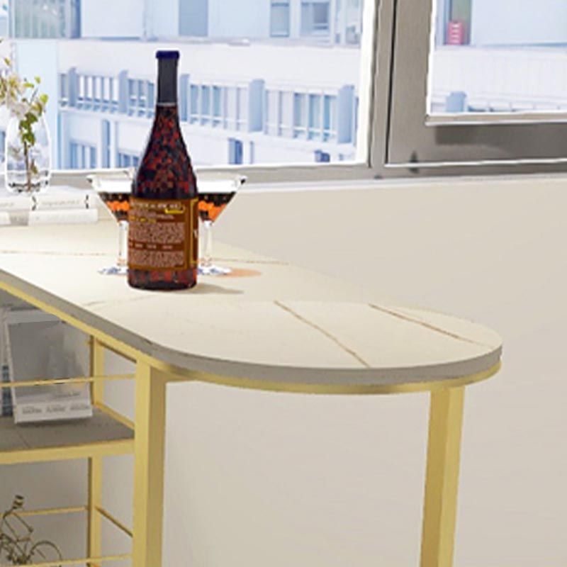 Tavolo da pranzo per accenti di bistrot bianco e oro