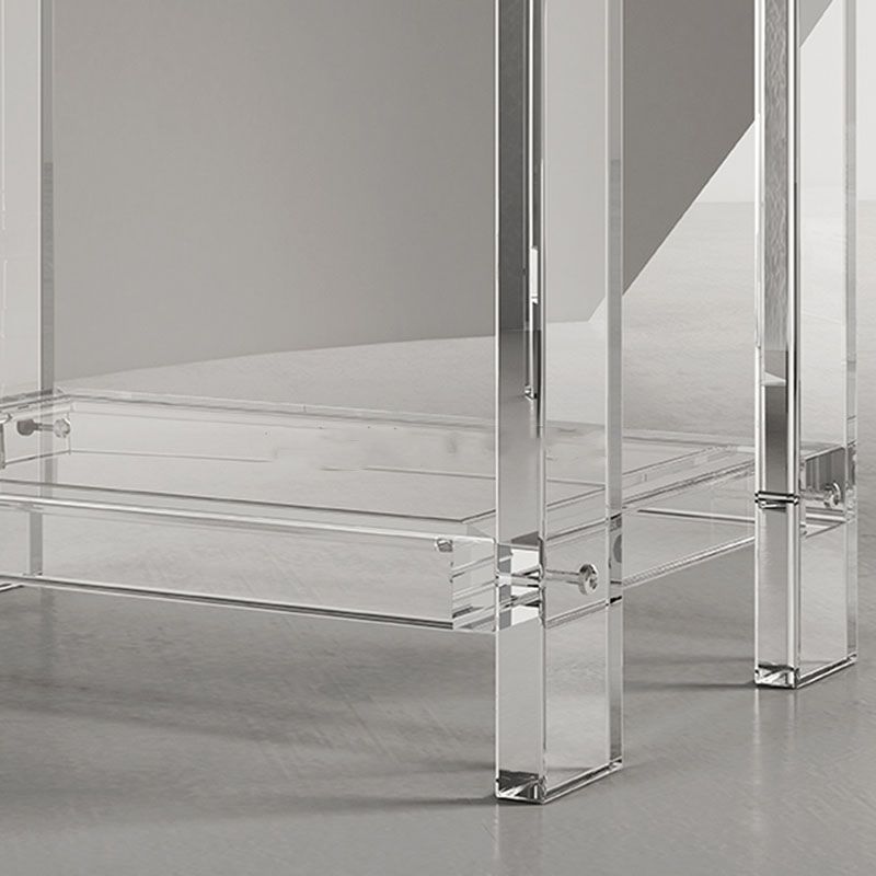 Libreria di libreria standard aperta contemporanea con scaffali