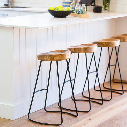 サドルシートアームレスバースツールモダンバックレスバーチェアと金属製フットレスト