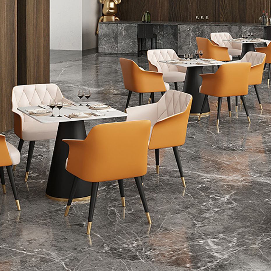 Tavolo da pranzo in stile moderno tavolo in pietra sinterizzata con base di metallo per sala da pranzo