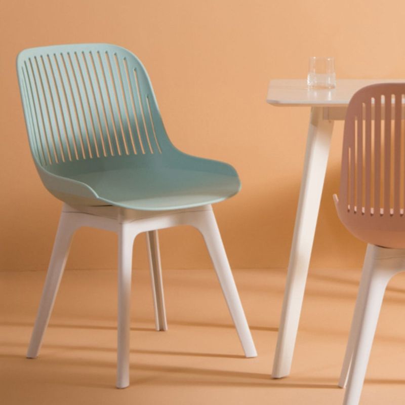 Noordse stijl armloze zijstoelen plastic stoelen met plastic benen voor thuisgebruik