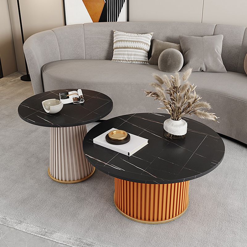 Mesa de centro moderna de pizarra maciza, mesa de cóctel redonda de hierro en blanco/negro