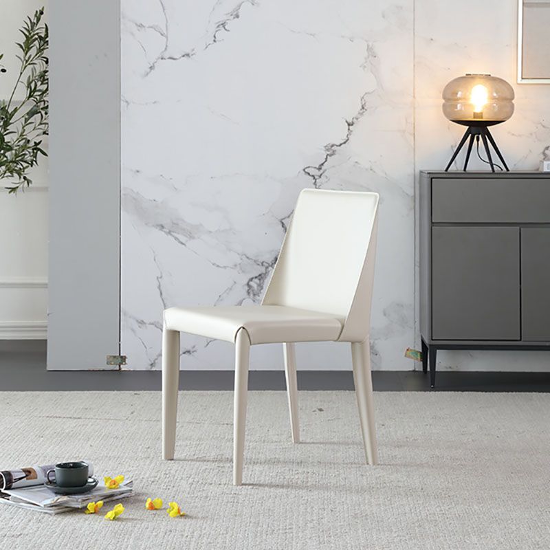 Chaises latérales de salle à manger en cuir contemporain chaise arrière solide sans arme pour cuisine
